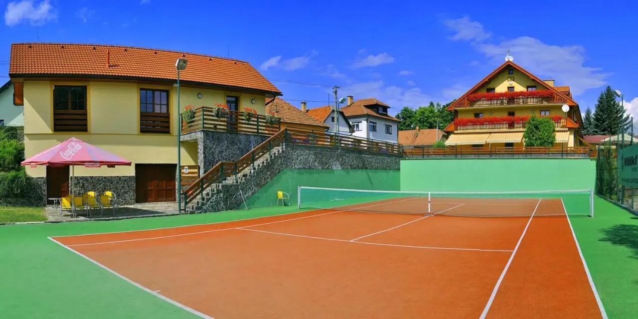 Penzion Una Liptovský Mikuláš エクステリア 写真